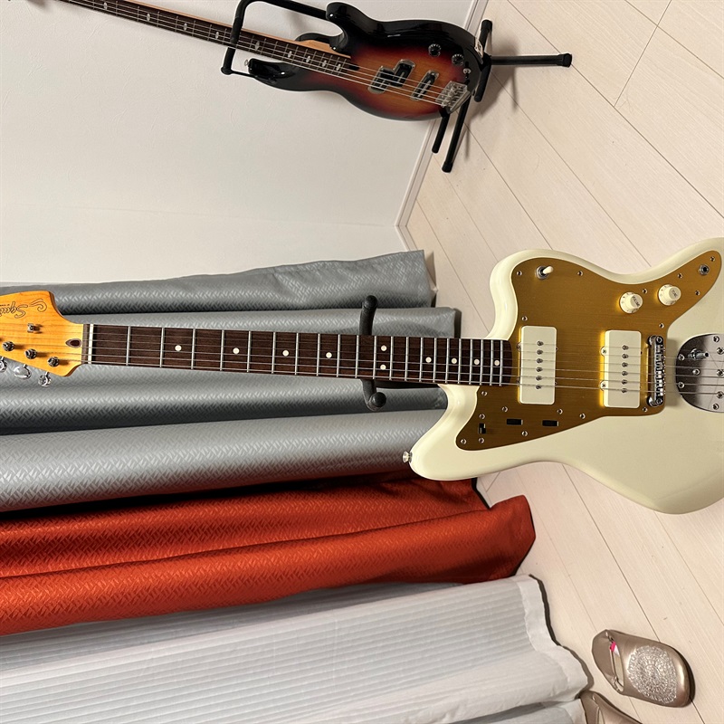 Squier by Fender J Mascis Jazzmaster Vintage Whiteの画像